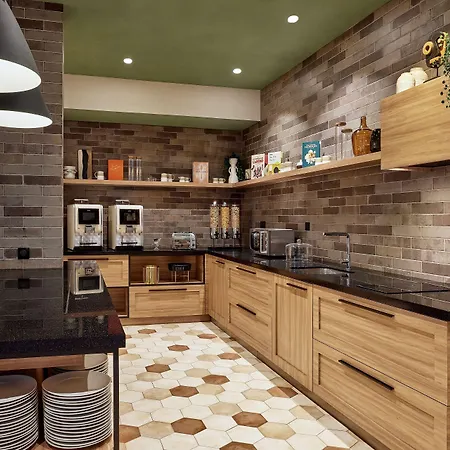 By Marriott Апарт-отель Страсбург