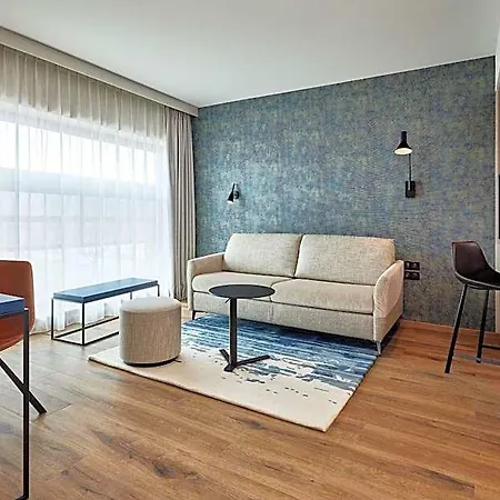By Marriott Ξενοδοχείο με διαμερίσματα