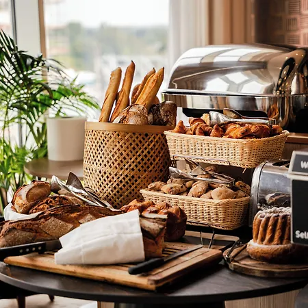 By Marriott Aparthotel 4*